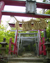 二ツ岩大明神